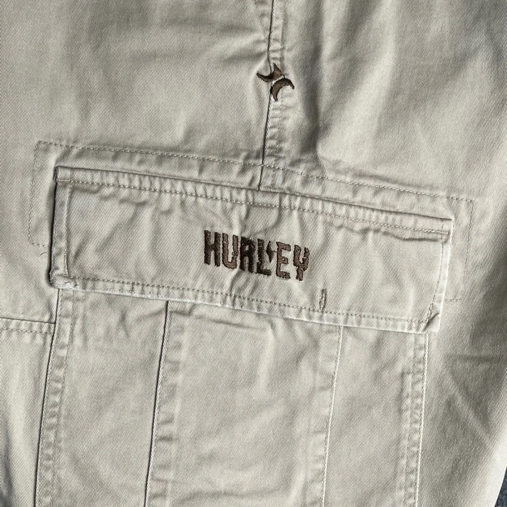 Hurley International Mens Khaki Cargo Shorts Tan Cotton Twill Size 36 Y2K